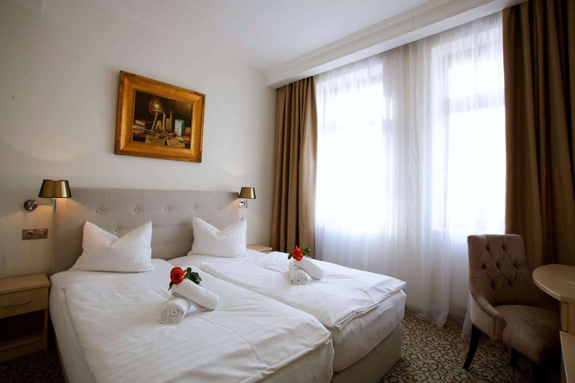 Hotel Ambiente Wellness & Spa Karlovy Vary Exterior foto
