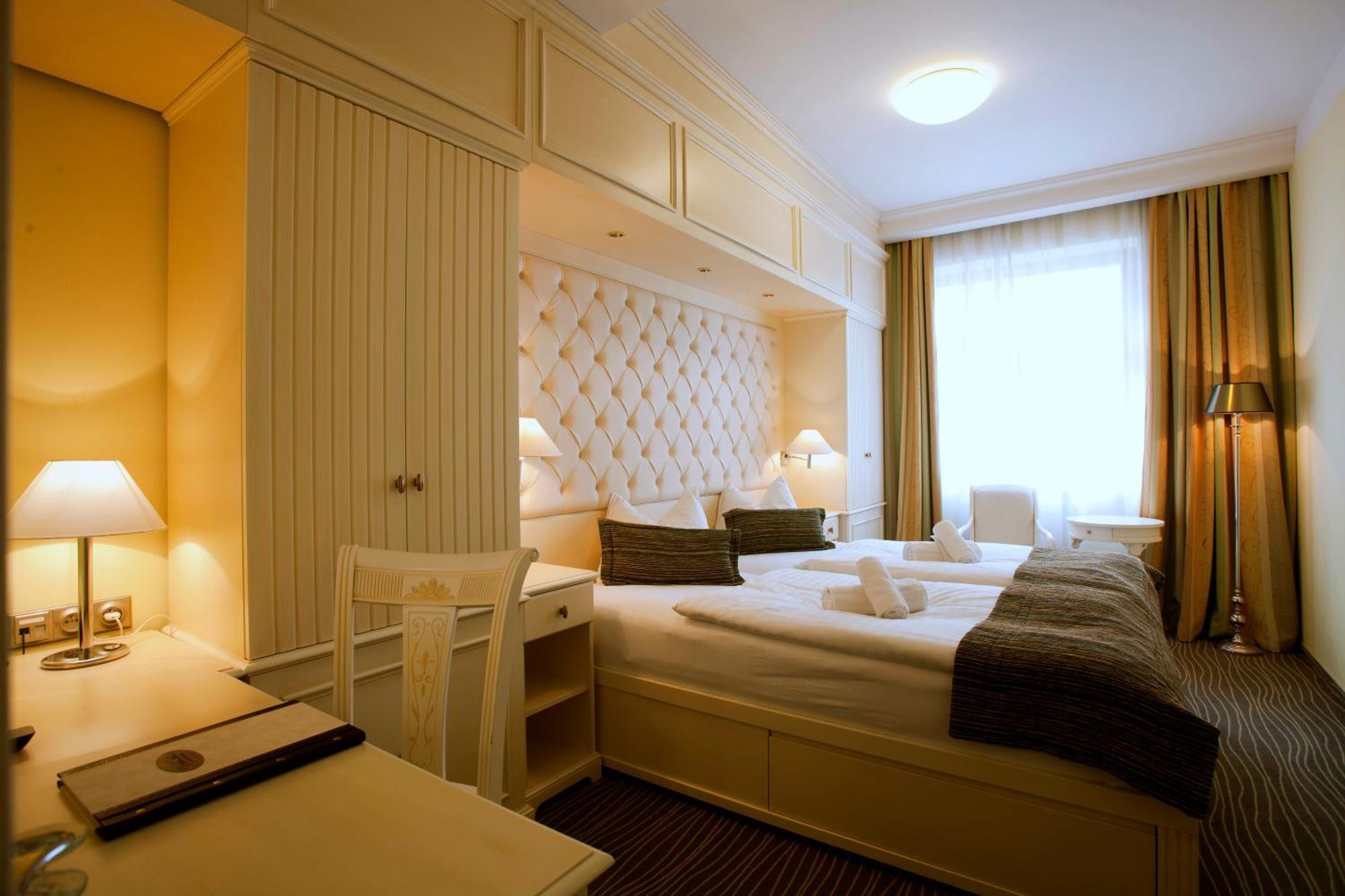 Hotel Ambiente Wellness & Spa Karlovy Vary Exterior foto